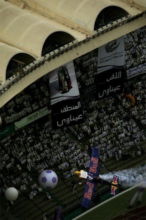 Воздушная "Формула-1" в небе Абу-Даби