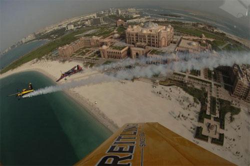 Воздушная "Формула-1" в небе Абу-Даби