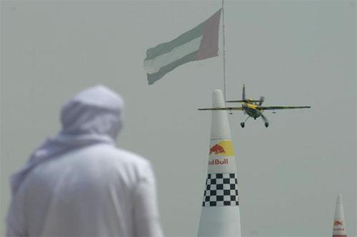 Воздушная "Формула-1" в небе Абу-Даби