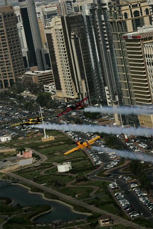 Воздушная "Формула-1" в небе Абу-Даби