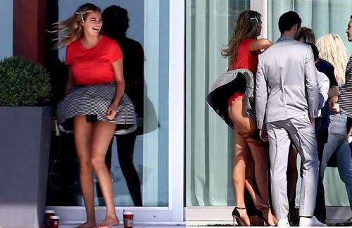 Самые курьезные оплошности с одеждой знаменитостей