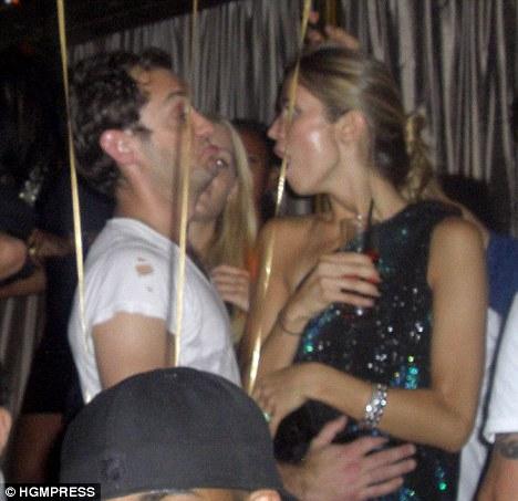 Джуд Лоу ищет мать для пятого ребёнка