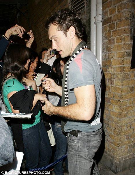 Джуд Лоу ищет мать для пятого ребёнка