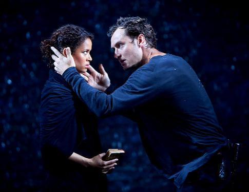 Джуд Лоу ищет мать для пятого ребёнка