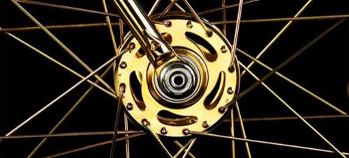 Скандинавские дизайнеры изобрели велосипед … из золота