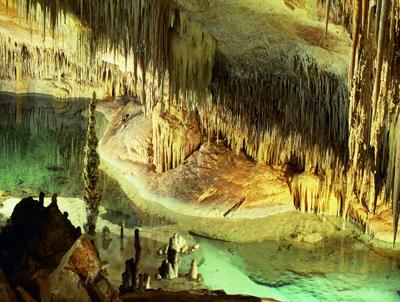 Топ-10 самых впечатляющих пещер мира, открытых для экскурсий