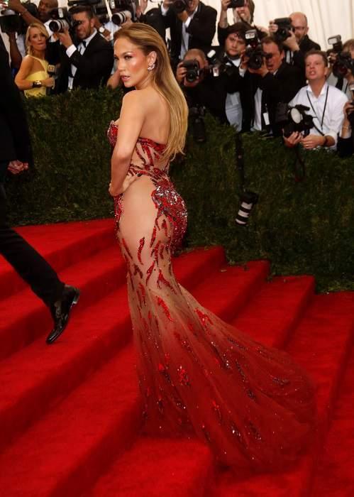 Самые отчаянные декольте на красной ковровой дорожке