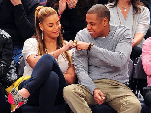 10 самых необычных брачных контрактов звезд