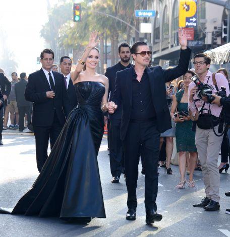 10 самых необычных брачных контрактов звезд