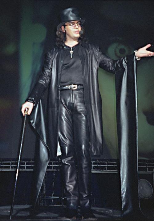 Самые нелепые наряды российских звёзд из 1990-2000-х