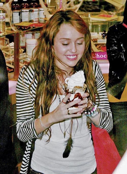 Звезды едят мороженое