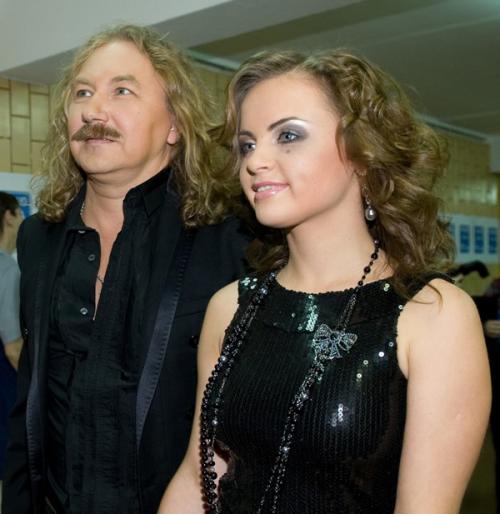 Неравный брак: тайные страсти знаменитостей