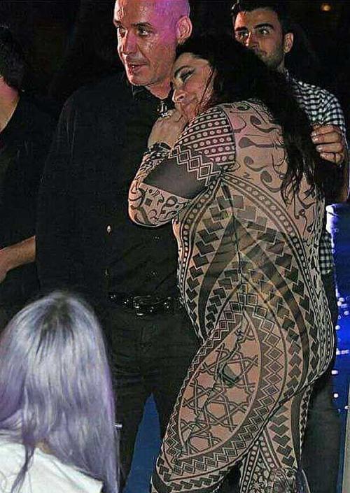 Располневшие звезды, которые не стесняются выходить на сцену