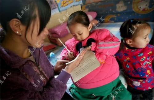 В Китае найдена 4-летняя "беременная" девочка