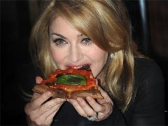 Мадонна  продала душу