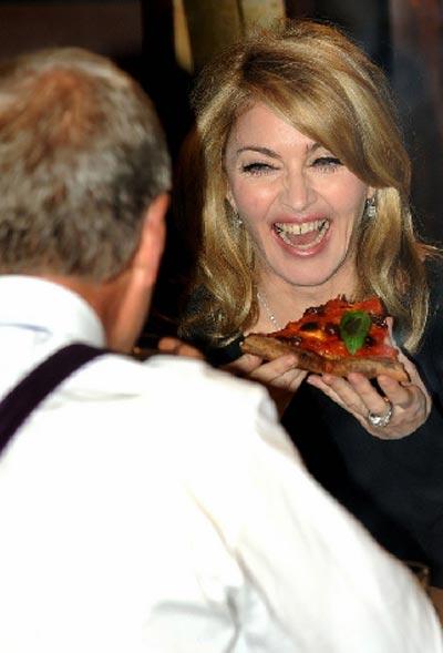 Мадонна  продала душу