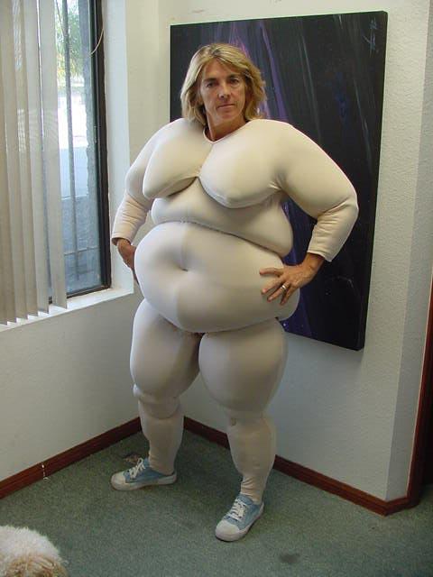 Чудеса грима делают звезд неузнаваемыми: фото до и после