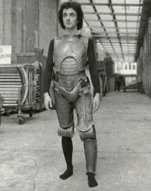 Чудеса грима делают звезд неузнаваемыми: фото до и после