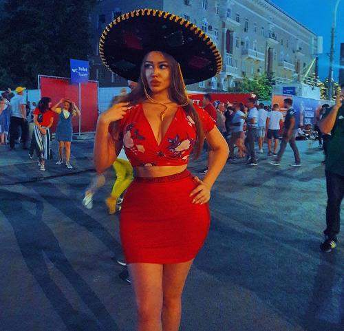 Российская «Кардашьян» отрицает, что обращалась к хирургам