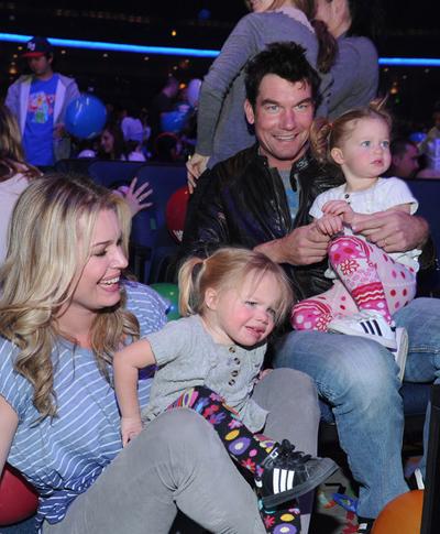 Звездные семьи: родные и близкие знаменитостей