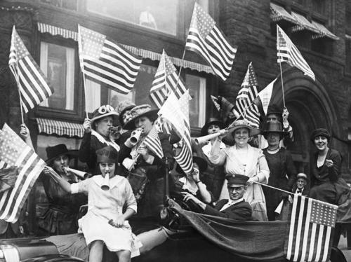 Как выглядели женские акции протеста в США 100 лет назад…и совсем недавно