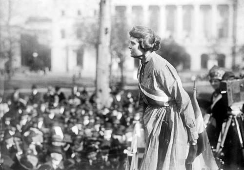 Как выглядели женские акции протеста в США 100 лет назад…и совсем недавно