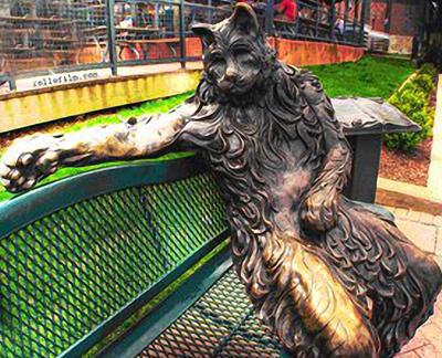 Скульптуры и памятники, посвященные кошкам