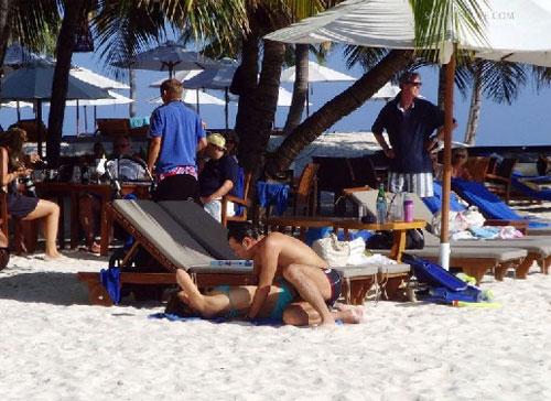 Джери Холливелл потеряла стыд на Мальдивах