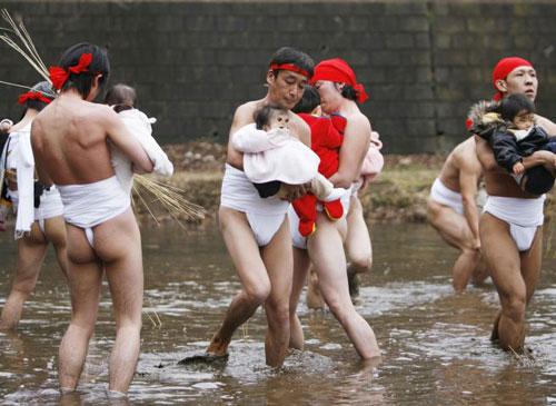 «Грязные купания» продолжились в Японии