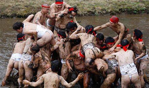 «Грязные купания» продолжились в Японии