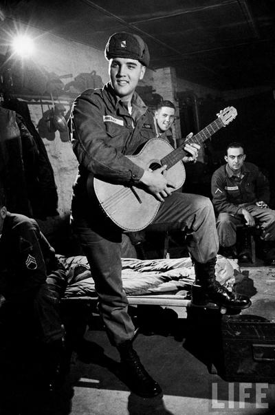 Редкие фотографии всемирно известных звезд. Часть 28