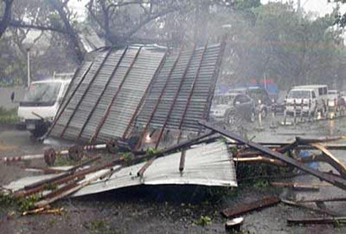 Над Филиппинами пронесся тайфун