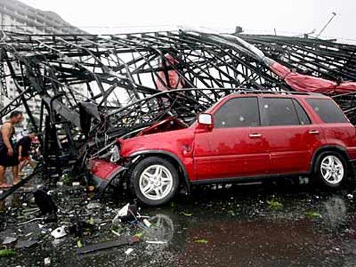 Над Филиппинами пронесся тайфун