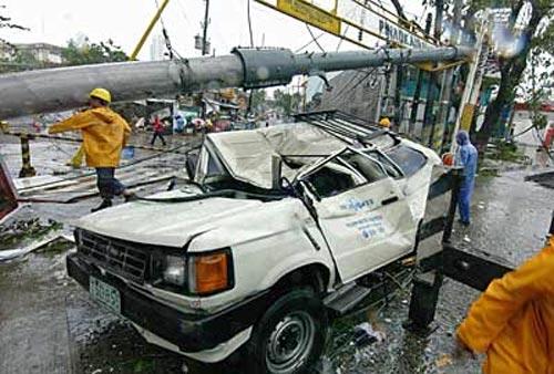 Над Филиппинами пронесся тайфун