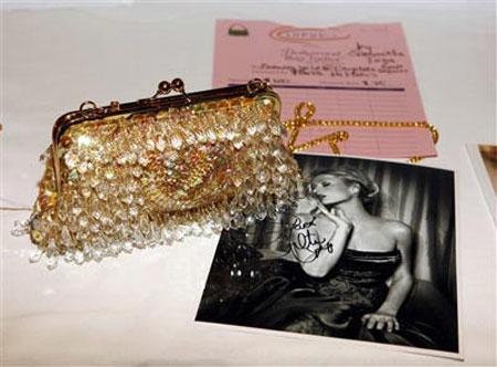 Денежные сумочки VIP-ов стали достоянием общественности