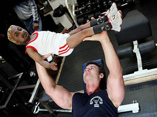 Самый маленький культурист приехал в Лондон