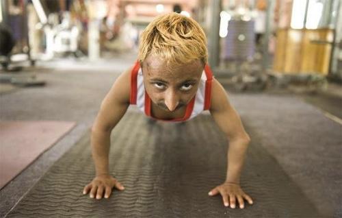 Самый маленький культурист приехал в Лондон