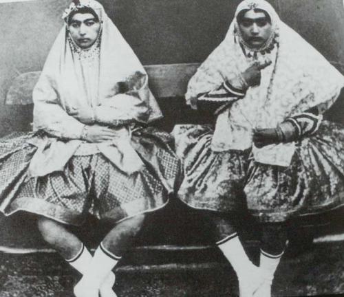 Фото иранского шаха и его гарема, в котором было почти 100 женщин