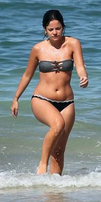 Где секс-символы гуляют без одежды