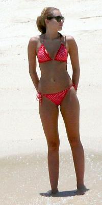 Где секс-символы гуляют без одежды