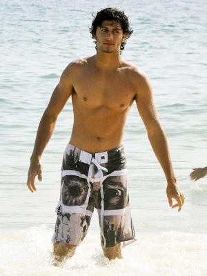 Где секс-символы гуляют без одежды