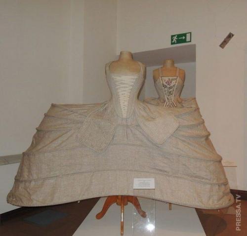 Странные тенденции в мире моды