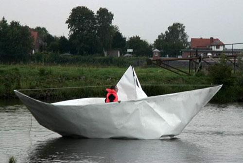 В большое плавание — на  бумажном корабле