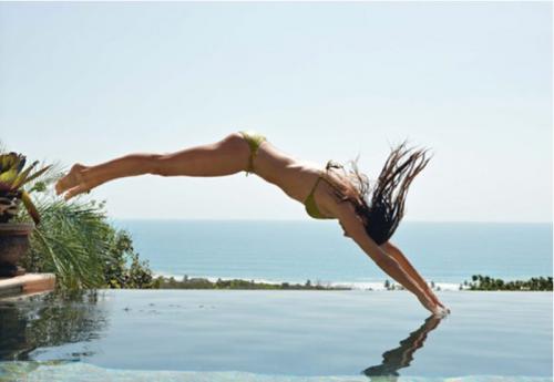 Жизель Бундхен снялась с новорожденным сыном для Vogue