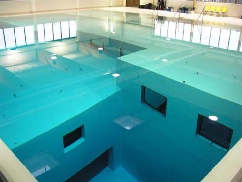 Nemo 33 — самый глубокий бассейн в мире