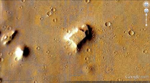 Города, статуи и пирамиды: находки на Марсе, которым не находятся объяснения