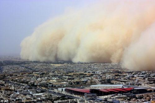 Столицу Саудовской Аравии накрыла песчаная буря