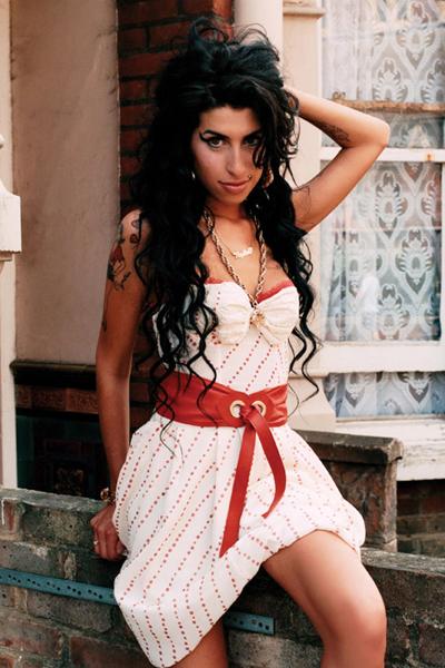 Фотоальбом легенды: правила жизни Эми Уайнхаус