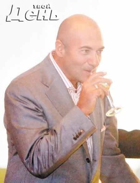 На дне рождения Крутого Басков и Собчак устроили дикие танцы