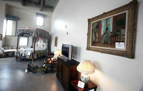 Вещи "афериста века" Бернарда Мэдоффа выставлены на продажу